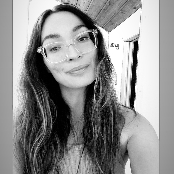 Meet your Posher, Susie - Picture 1 of 1